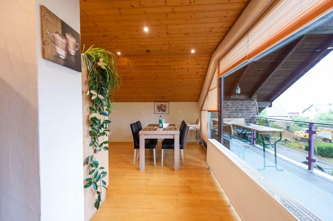 Ferienwohnung Virginija Ditscheid Ngoại thất bức ảnh